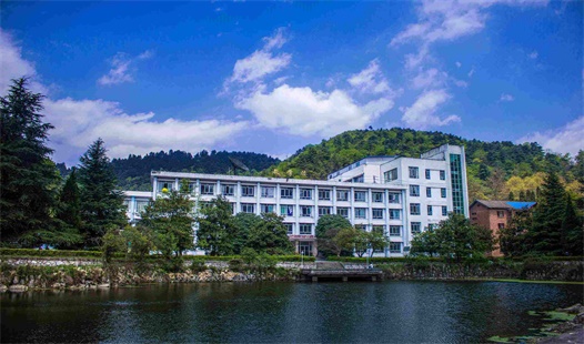 成人高考报考有哪些学历要求？